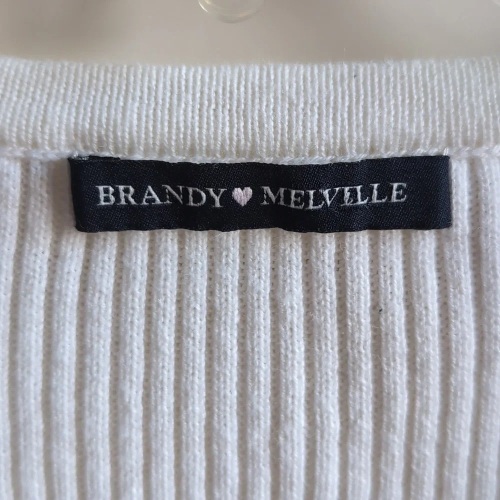 Brandy Melville Cream V-Neck Cardigan - Picture 3 of 4